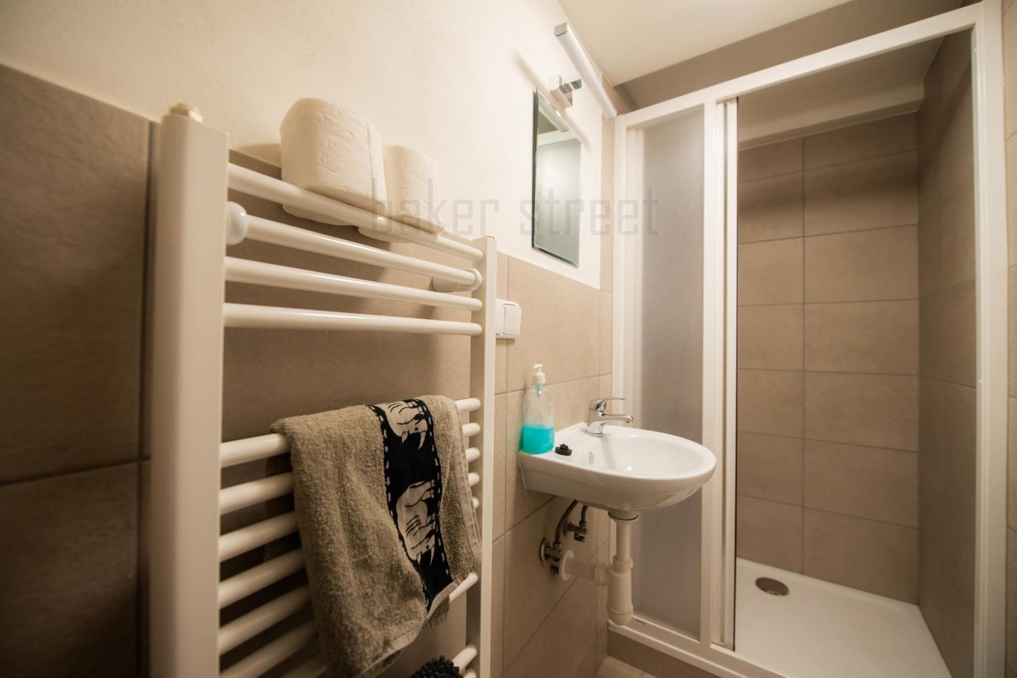 Storey Apartment Close To Metro Palmovka Praha Eksteriør bilde